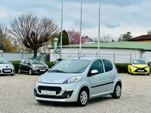 Peugeot 107 Active Bluetooth Klima TÜV + Service NEU LED Bild 3