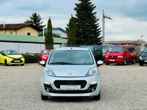 Peugeot 107 Active Bluetooth Klima TÜV + Service NEU LED Bild 2