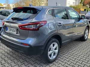 Nissan Qashqai Qashqai 1.3 DIG-T 158 PS DCT NAVI+ Autom.+HU/AU Neu+Scheckheftgepflegt Bild 2