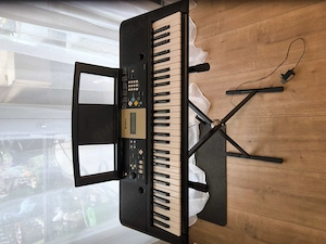 Yamaha Keyboard YPT - 220