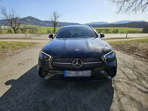 Mercedes-Benz E 220 d T 9G-TRONIC AMG Line