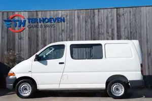 Toyota Hiace 2.5 D4-D Doppelkabine AHK 65KW