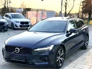 Volvo V60 B4 Plus Dark PANO AHK STHZG h/k PilotAsi ACC
