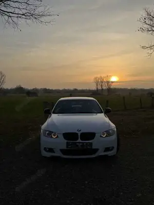 BMW 330 BMW E93 330D Facelift N57 M3 Optik Alpinweiß