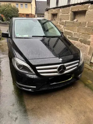 Mercedes-Benz B 180 B 180 CDI (BlueEFFICIENCY)