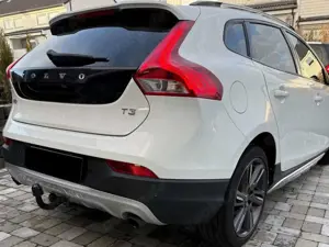Volvo V40 Cross Country V40 Cross Country T3 Geartronic Momentum Bild 3