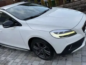 Volvo V40 Cross Country V40 Cross Country T3 Geartronic Momentum Bild 2