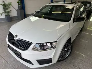 Skoda Octavia 2.0 TDI*RS-BLACK*SOUND*PAN*BI-XN*TMP*NAV