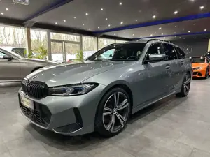 BMW 320 d M Sport / HEAD-UP / KAMERA / ACC/ AHK /LED