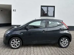 Toyota Aygo x-play club Bild 3