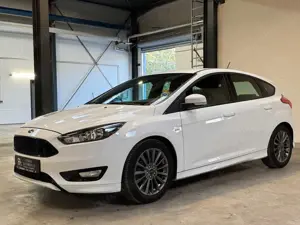 Ford Focus ST-Line Klima SHZ LHZ Scheckheft