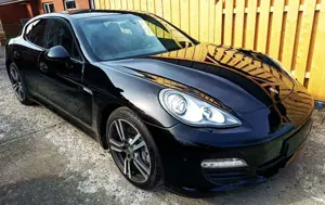 Porsche Panamera -