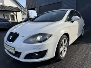 SEAT Leon Sport +Klima+Allwetter+Sitzhzg+TÜV NEU+