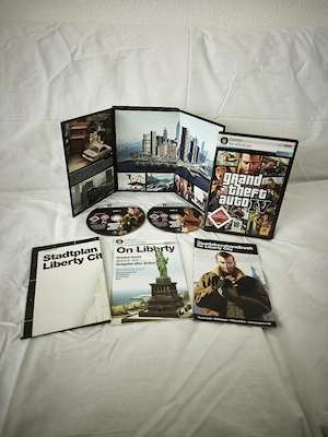 PC | Grand Theft Auto IV mit Pappschuber, Karte, Poster, Überlebenshandbuch & Anleitung 