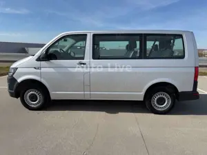Volkswagen T6 Transporter T6 2,0 TDI*Transporter*9-SITZ*KLIMA*NAVI*AHK*PDC Bild 2