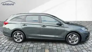 Hyundai i30 III CW 1,6 TGDi Automatik Go Czech Alu KA LED Link Bild 4