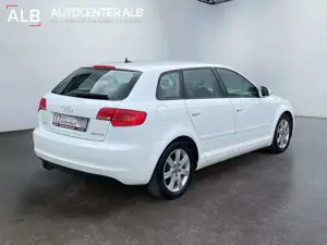 Audi A3 Sportback 2.0 TDI/XENON/LEDER/MMI/TEMPOMAT/ Bild 5