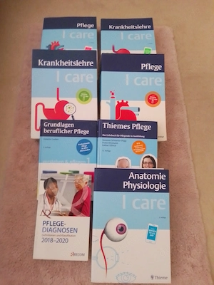 Kompletter Satz Ausbildungs Bücher zur Pflege  Bild 2