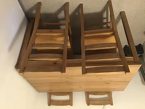 Zu verschenken! Ikea Esstisch & 4 Stühle