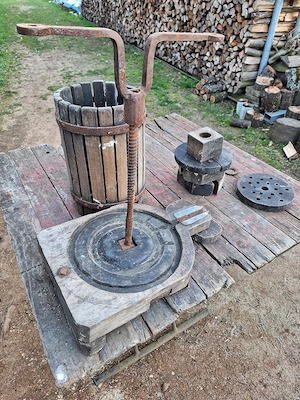 Kelter Saftpresse aus Holz 