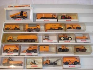 20 neuwertige Wiking Baufahrzeug Modelle 1:87 H0  
