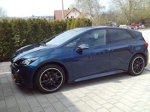 Cupra Born 204 PS 1:Hand aurora-blau-met. Sound Sommer- und Winterräder top gepflegt