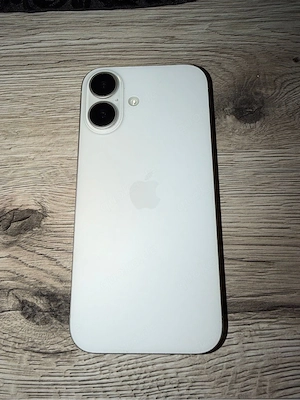 iPhone 16 