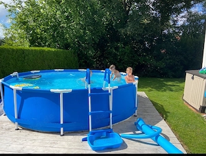 bis 25.04!! Pool, großes Poolset, Leiter, Matten, Sandfilterpumpe, Reinigungsset Bild 2