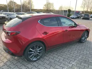 Mazda 3 5-Türer 2025 Exclusive-Line 2.5L e-SKYACTIV-G 140P Bild 4