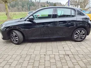 Peugeot 208 Allure PureTech 100 *PanoDach*SHZ*Kamera*LED* Bild 2