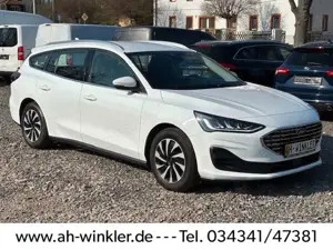 Ford Focus Turnier Titanium Automatik*PDC*Navi*LED