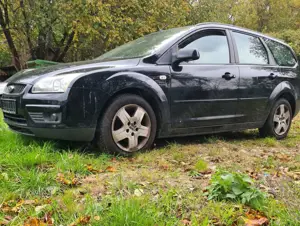 Ford Focus Kombi Automatik ( Motor Komplett Überholt )
