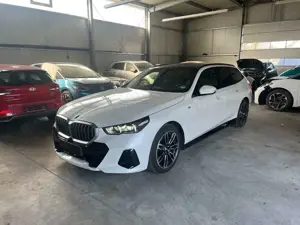 BMW 520 i M Sport Tou. *PANO*HUD*HK*STANDHZ*