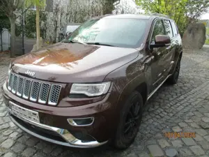 Jeep Grand Cherokee 3.0 CRD Summit Bild 2