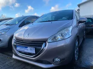 Peugeot 208 Allure*NAVI*TEILLEDER*BLUETOOTH*SITZH.*TEMP.