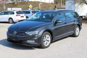 Volkswagen Passat Variant 2,0 TDi Navi Klimaautomatik Standheizung ACC AHK