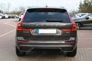 Volvo XC60 B4D AWD Plus Dark*STDHZG*360°*ACC*AHK Bild 4