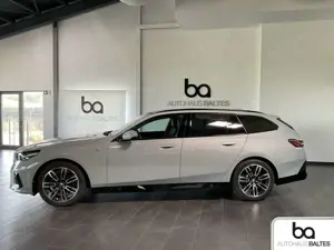 BMW 520 520d Touring M Sport 19"/Pano/DrivPlus/Park/AHK Bild 3