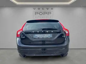 Volvo V60 T3 FWD Kinetic Bluetooth FHZ NAVI PDC SHZ Bild 4