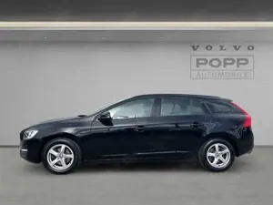 Volvo V60 T3 FWD Kinetic Bluetooth FHZ NAVI PDC SHZ Bild 2