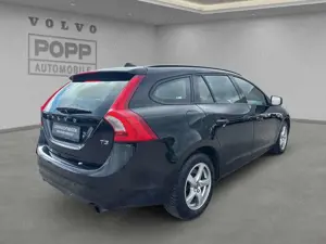 Volvo V60 T3 FWD Kinetic Bluetooth FHZ NAVI PDC SHZ Bild 5