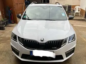 Skoda Octavia Octavia Combi 2.0 TSI DSG RS