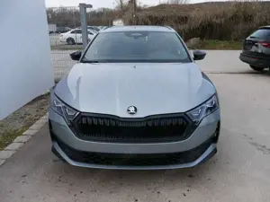 Skoda Octavia Combi Sportline 1.5 TSI mHEV DSG*ACC*LED*AHK-SCHWE Bild 4