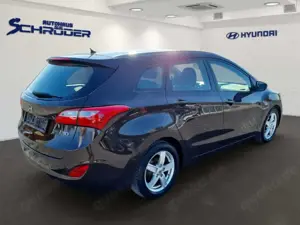 Hyundai i30 YES! SILVER 1.6 GDI KLIMA+PDC+TEMPOMAT Bild 3