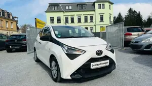 Toyota Aygo x ERSTE HAND 99500 KM KLIMA EURO 6d Bild 2