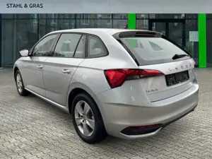 Skoda Scala Essence 1.0 TSI DSG Digitales Cockpit LED Apple Ca Bild 4