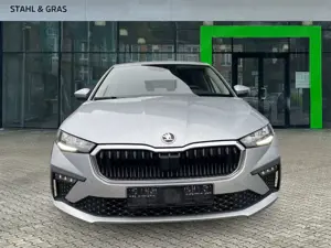 Skoda Scala Essence 1.0 TSI DSG Digitales Cockpit LED Apple Ca Bild 2