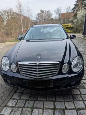 Mercedes-Benz E 200 T Kompressor Classic