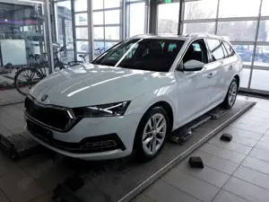 Skoda Octavia Combi Style 2.0 TDI 4x4 Pano Matrix HUD AHK