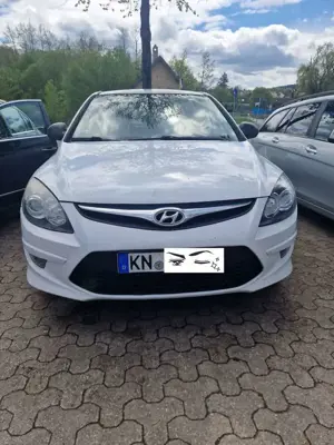 Hyundai i30 i30cw 1.6 CRDi Classic Bild 2
